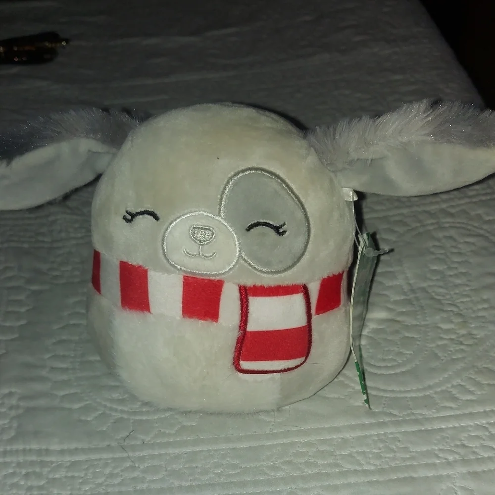 Squishmallows Gray and Red Ivy Plush - Picture 8 of 8